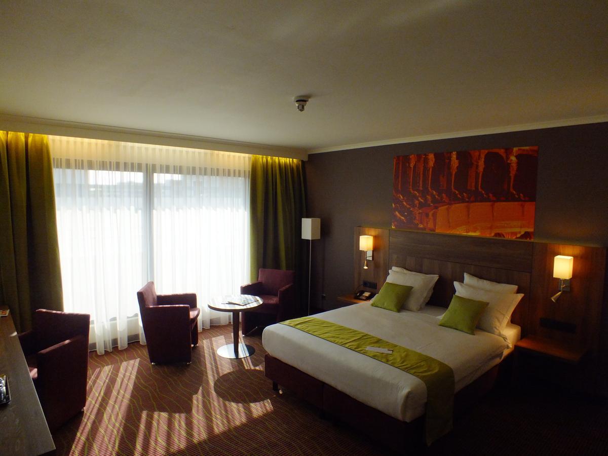 Opera Centrum 4*